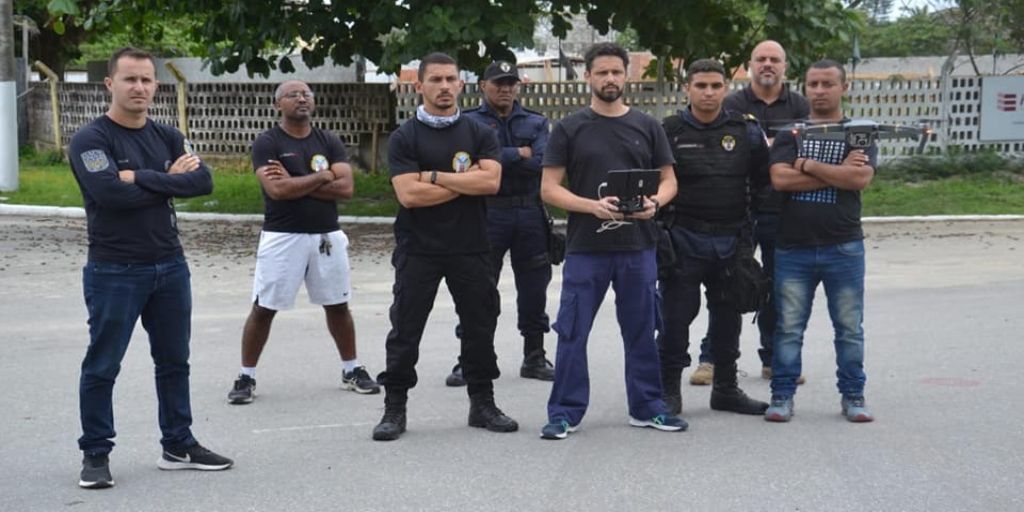 Agentes da guarda de Arraial do Cabo são capacitados para pilotar drone