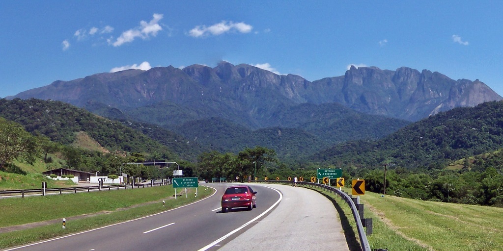 Passagem de carreta interditará trecho da BR-116, em Teresópolis