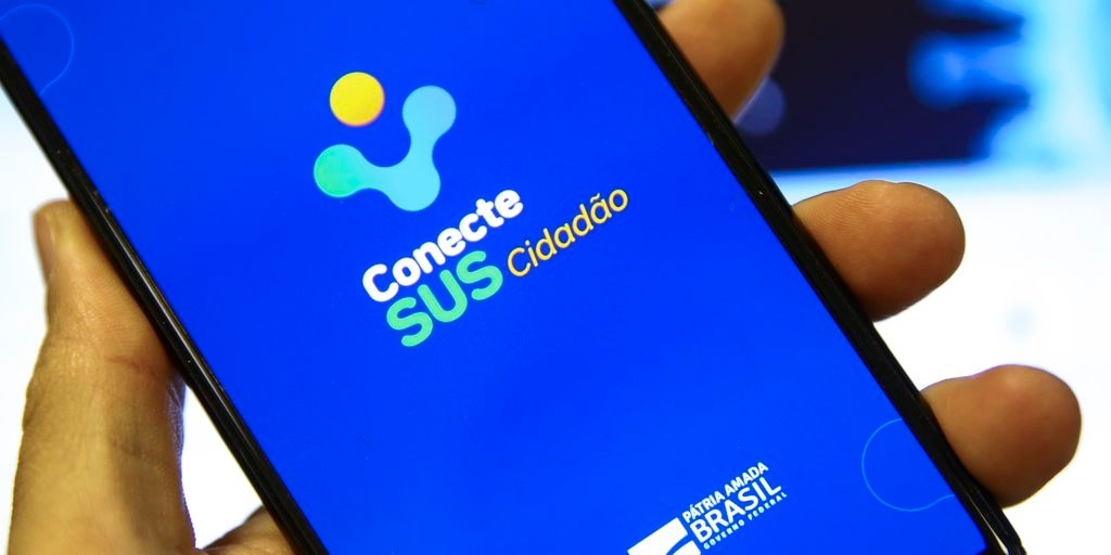 Friburguenses relatam dificuldades em atualizar cadastro de vacinação em aplicativo