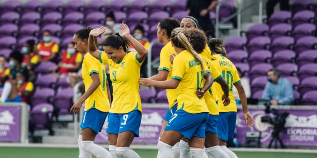 Seleção Brasileira feminina goleia Argentina na estreia do torneio She Believes