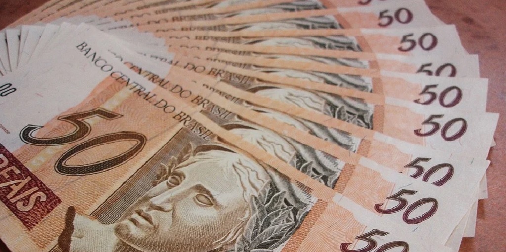 Governo estadual antecipa a primeira metade do 13º salário dos servidores