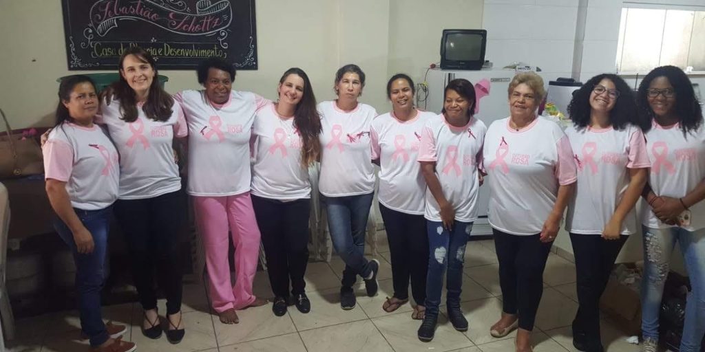 Evento pelo Outubro Rosa na subunidade de saúde do bairro Córrego D'antas, antes da pandemia