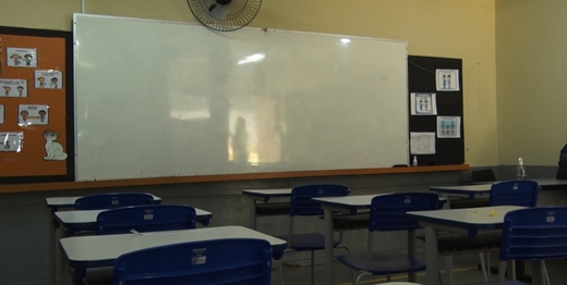 Escola improvisada, falta de mediadores e casos de Covid afetam início do ano letivo em unidades de Friburgo 