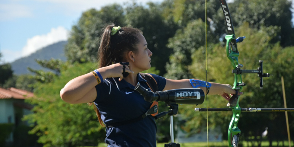 Atleta radicada em Nova Friburgo conquista medalhas no Brasileiro de Tiro com Arco