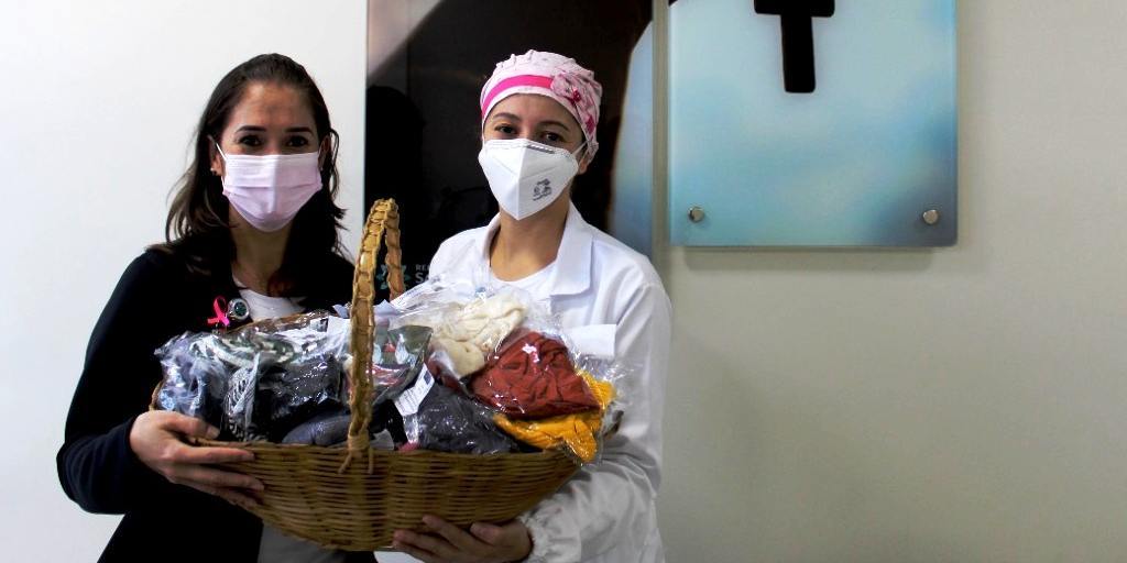 Turbantes foram doados por intermédio da Secretaria de Assistêcia Social de Teresópolis