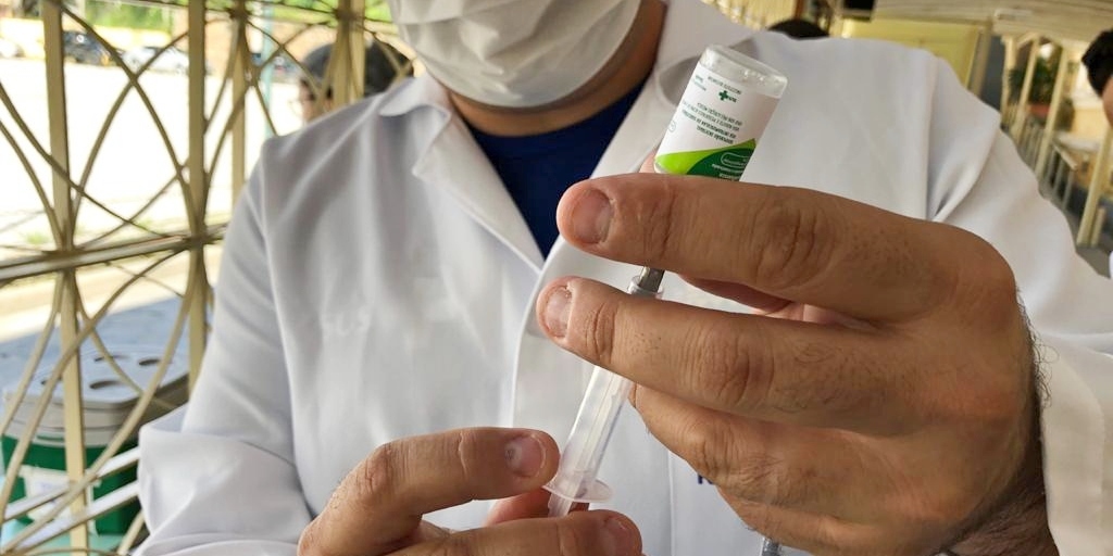 Sem drive-thru, vacinação contra a gripe será retomada nesta terça-feira em Friburgo