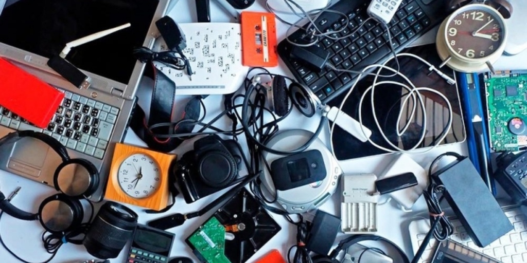 Parceria incentiva troca de eletrônicos danificados por produtos e serviços em Nova Friburgo