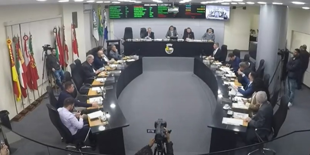 Câmara de Friburgo redefine a composição de comissões permanentes; veja quem assume cada uma delas
