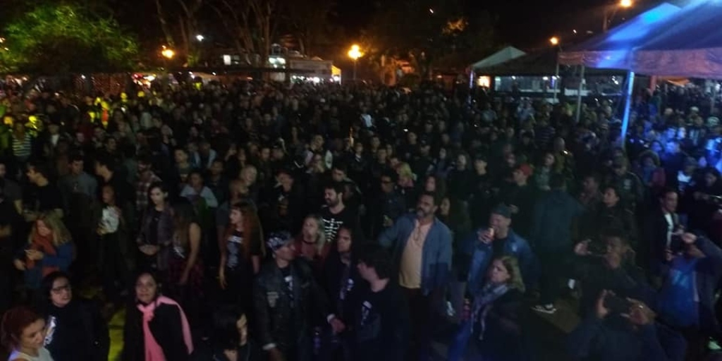 Festival reúne várias bandas de rock durante os dias de evento