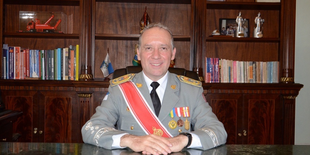Coronel Roberto Robadey Jr