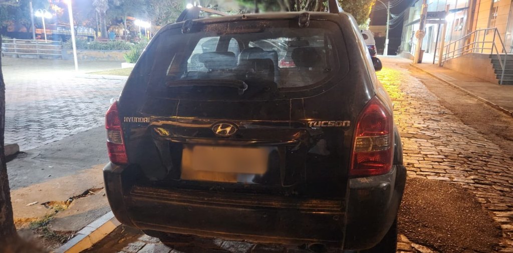 Após o crime, suspeito teria levado R$ 200 e fugido utilizando o carro da vítima, que foi recuperado pelos policias