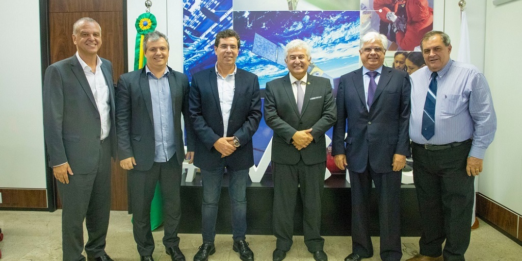Serratec é apresentado ao ministro da Ciência e Tecnologia, em Brasília