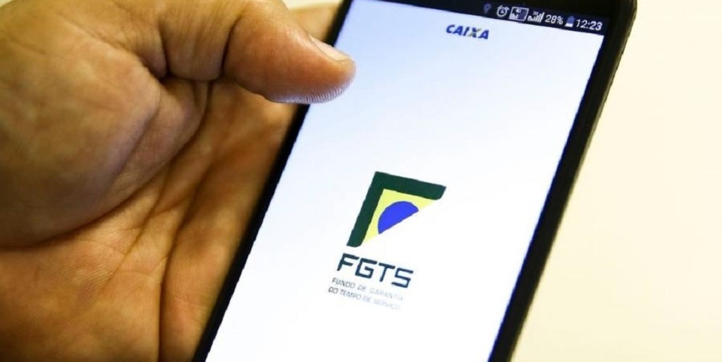 Após assinatura de Bolsonaro, saque do FGTS sobe de R$ 500 para R$ 998