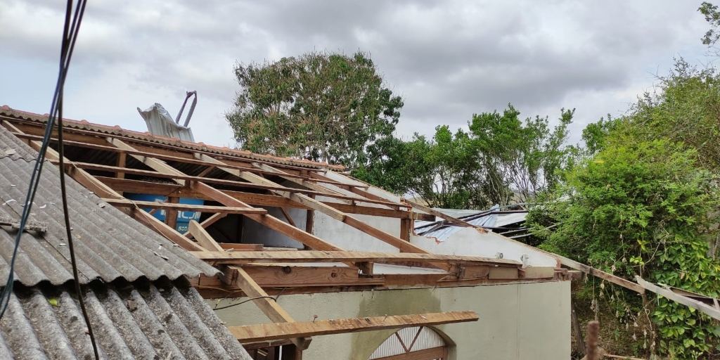 Ventania causa transtornos em Nova Friburgo, Teresópolis, Duas Barras e Cordeiro