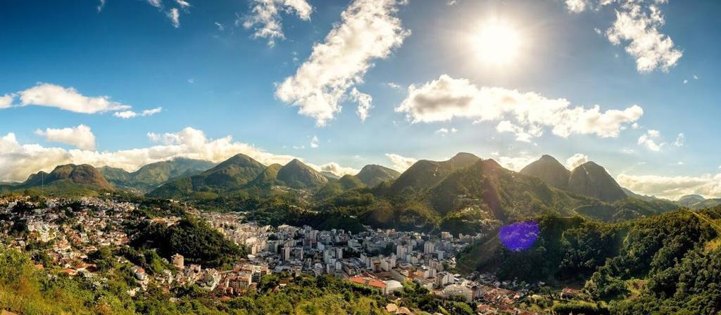 Céu de Nova Friburgo pouco antes do fim de tarde