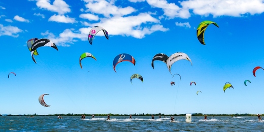 Araruama recebe até domingo a Segunda Copa Internacional de Kitesurf