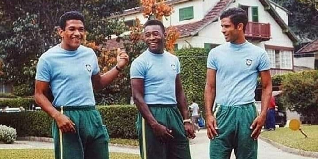 Pelé em Teresópolis ao lado de Garrincha e Brito