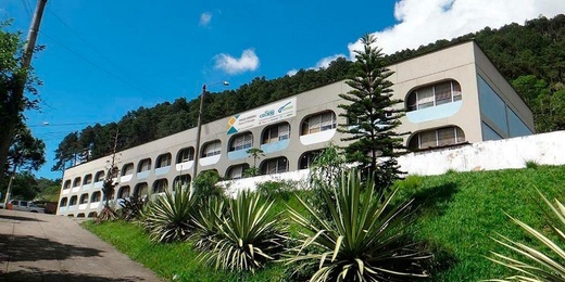 Cederj de Friburgo é eleito uma das três melhores unidades de educação a distância do Brasil