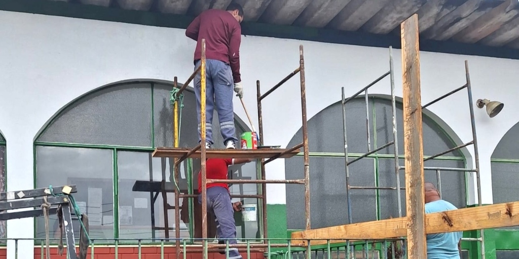 Funcionários da prefeitura de Teresópolis intensificaram os serviços de pintura nos cemitérios