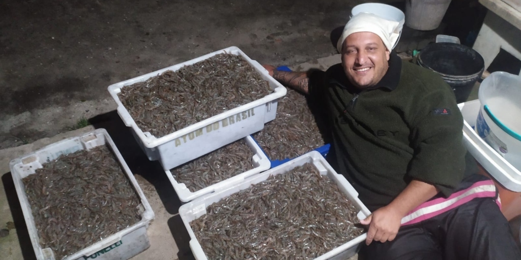 Pescadores na Região dos Lagos comemoram fartura de peixes após defeso na Lagoa de Araruama 