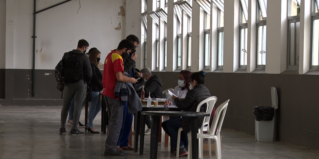 Nova Friburgo e Teresópolis avançam com a primeira dose da vacina contra Covid-19 