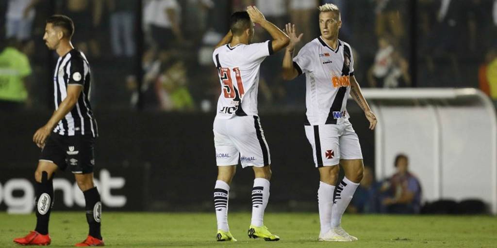 Os jogadores do Vasco tentam levar o clube a uma boa participação no Nacional