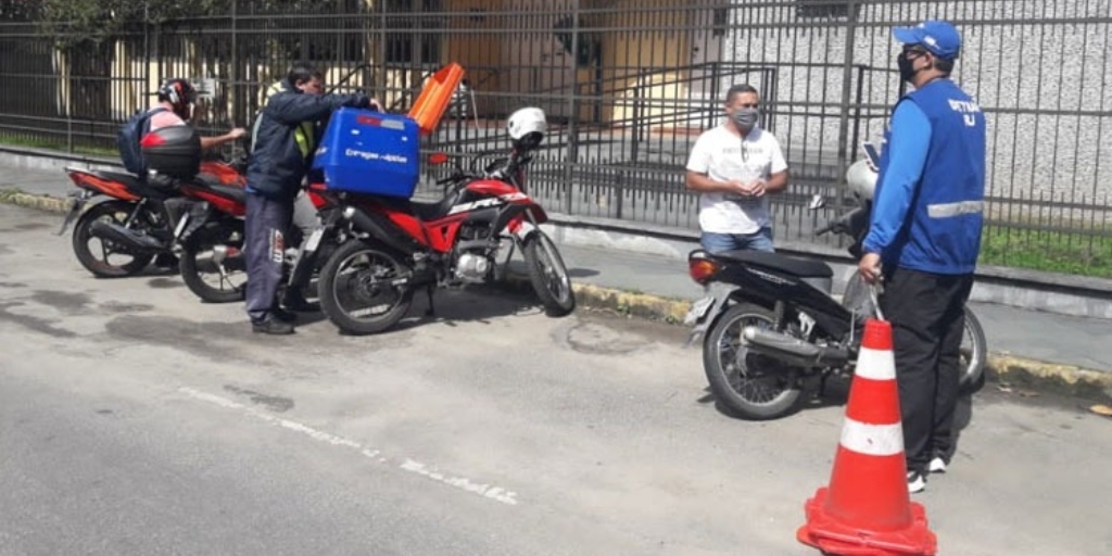 Operação do Detran-RJ aborda 241 motociclistas em Nova Friburgo