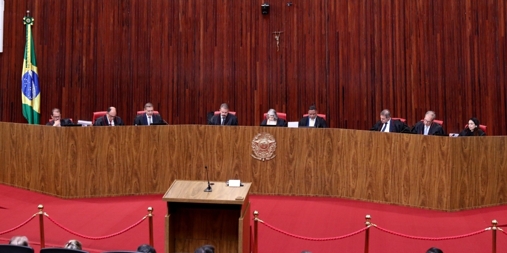 Sessão de análise de recursos foi retomada na noite dessa terça-feira, 24