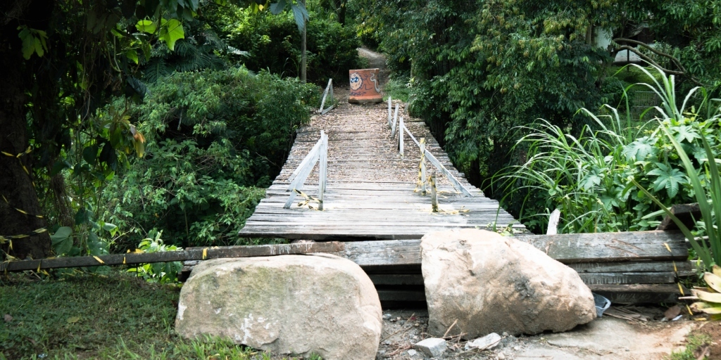Ponte entre os bairros Olaria e Cônego, em Nova Friburgo, segue interditada para futura reconstrução