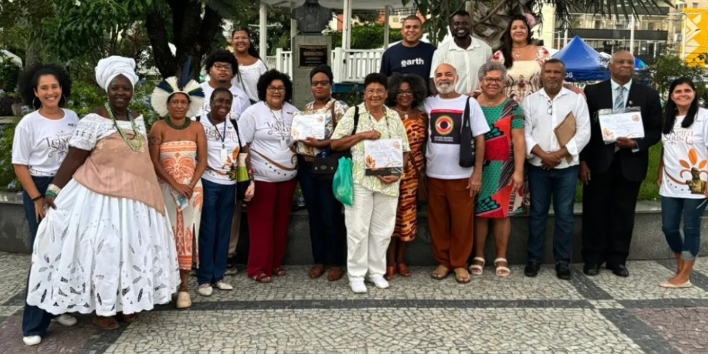 Cerimônia e atividades em homenagem ao romancista aconteceram na principal praça do centro da cidade, no fim de semana