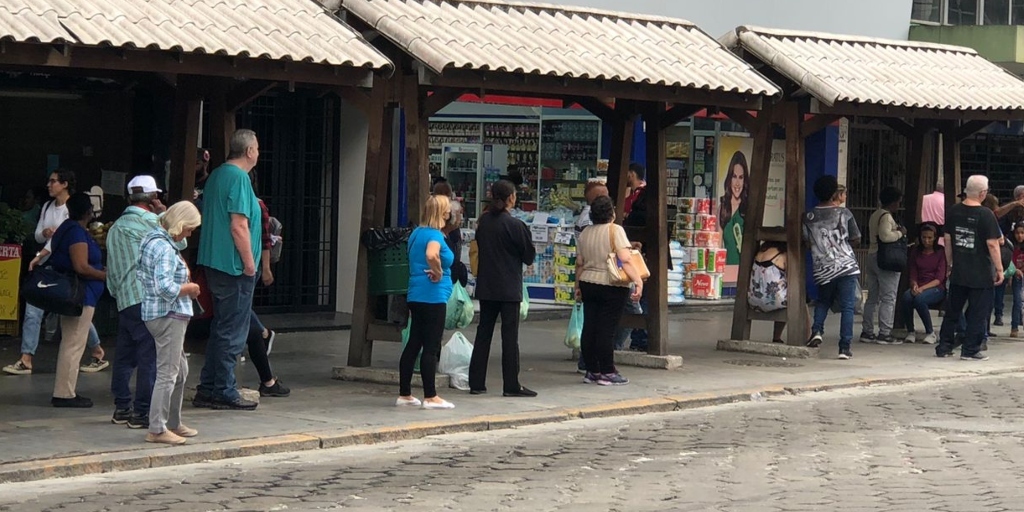 Ônibus voltam a circular pela Alberto Braune neste domingo, dia 30