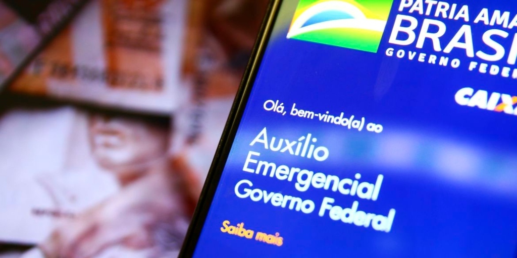Nova regra restringe quem pode receber parcelas de R$ 300 do auxílio emergencial; veja os casos