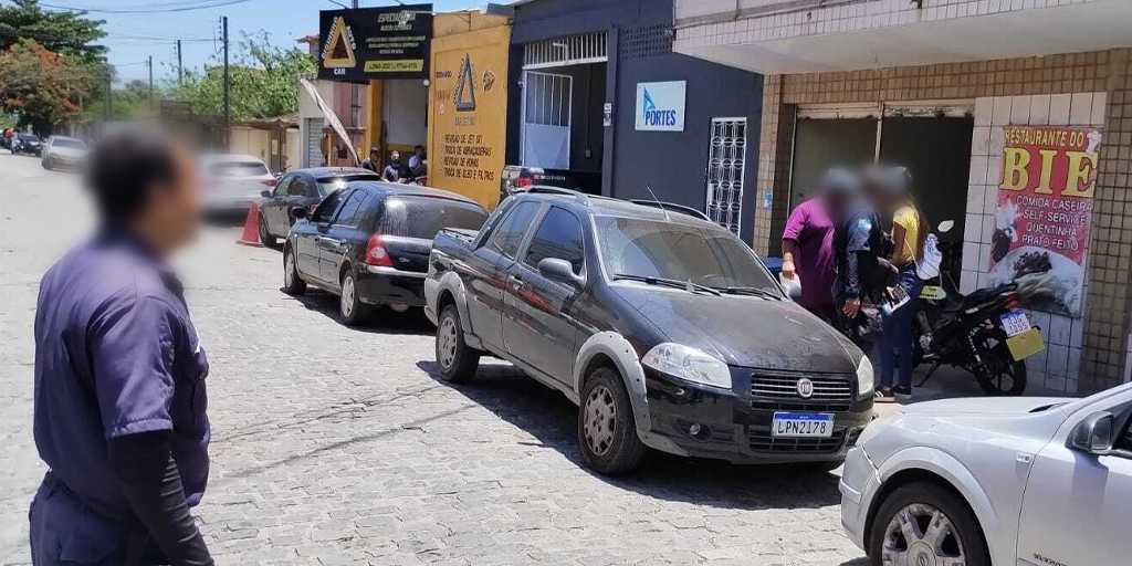 Campanha 'Educação no Trânsito' é realizada em Cabo Frio para coibir estacionamento irregular
