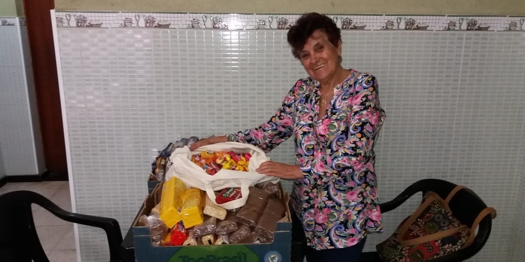 Dona Olívia arrecada doações para festas na clínica