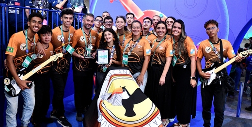 Equipe Tucanus da Senai Friburgo ganha prêmio de melhor design em maior festival de robótica do país