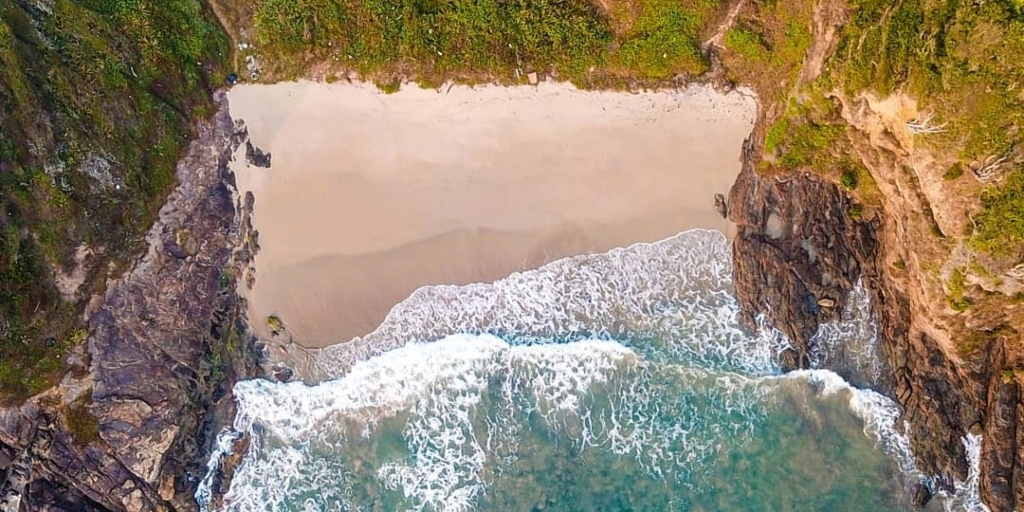 A Praia do Amor em Búzios é um dos cantinhos escondidos no litoral 