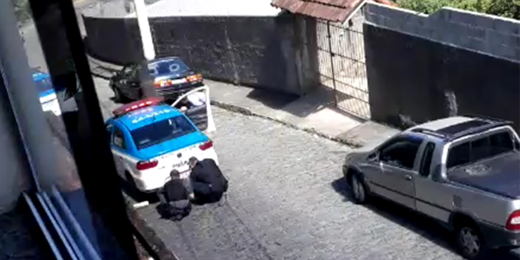 Friburgo: bandidos tentam matar policial e trocam tiros com a PM no Alto de Olaria