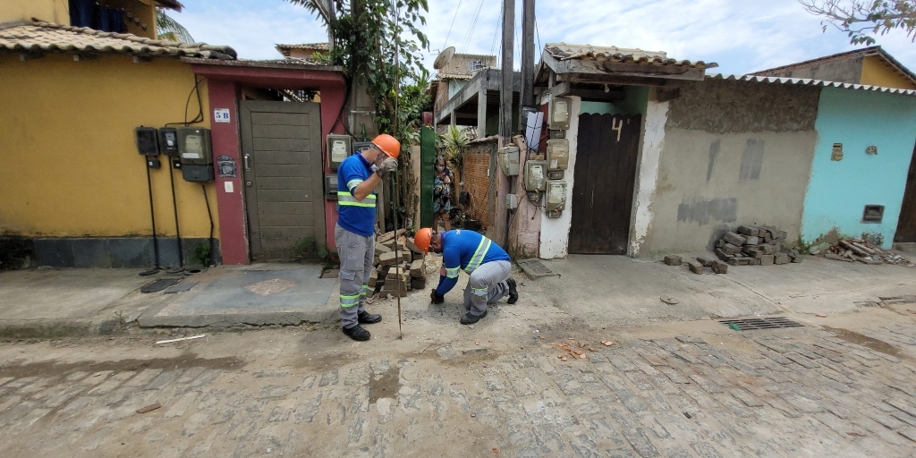 Funcionários auxiliaram os moradores 