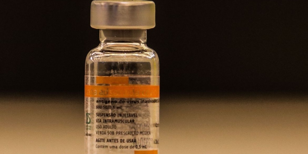 Especialistas garantem eficácia de todas as vacinas contra a Covid-19  