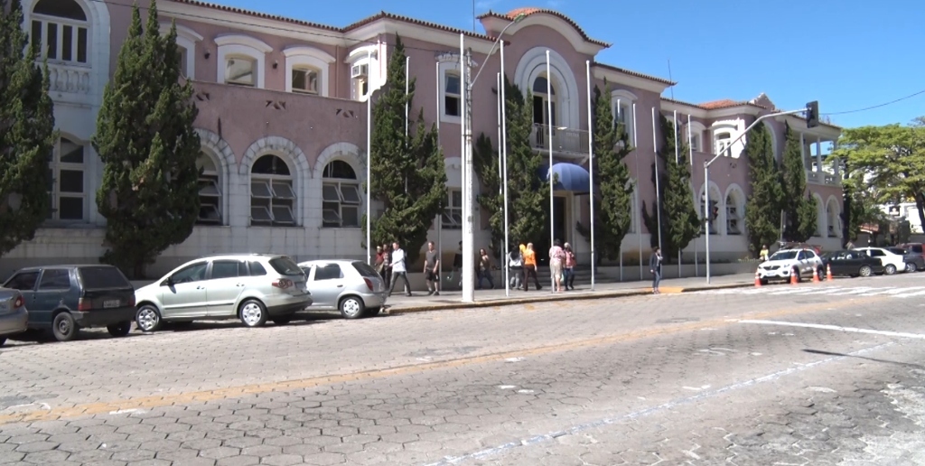 TCE-RJ pede a suspensão do processo licitatório do serviço de bilhetagem em Nova Friburgo 