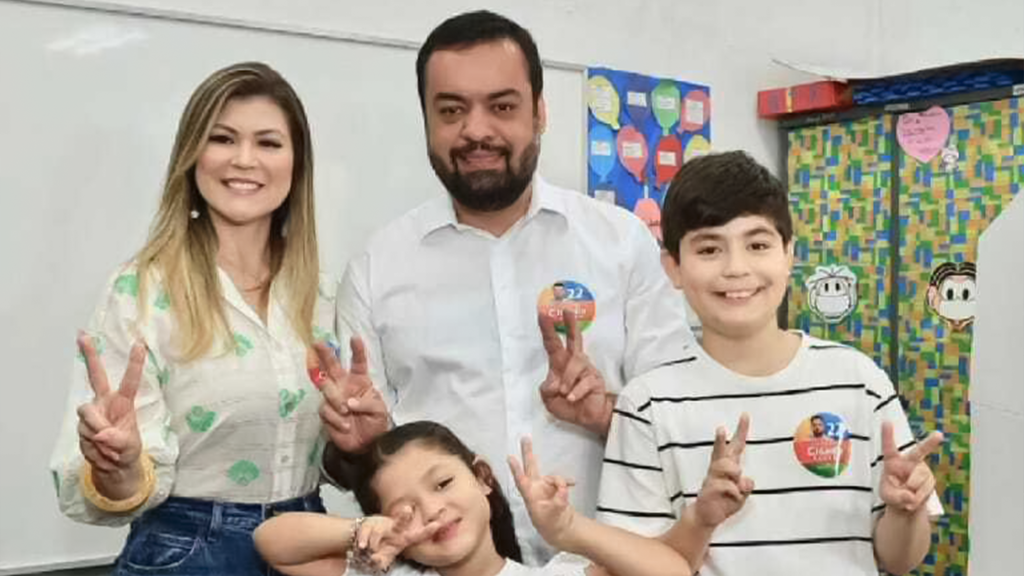 Cláudio Castro votou na Zona Oeste do Rio