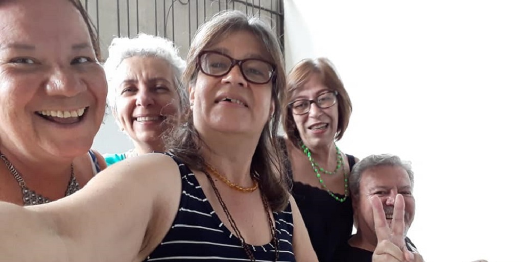 Rosangela e as amigas se encontram, há sete anos, para confraternizações nesta época