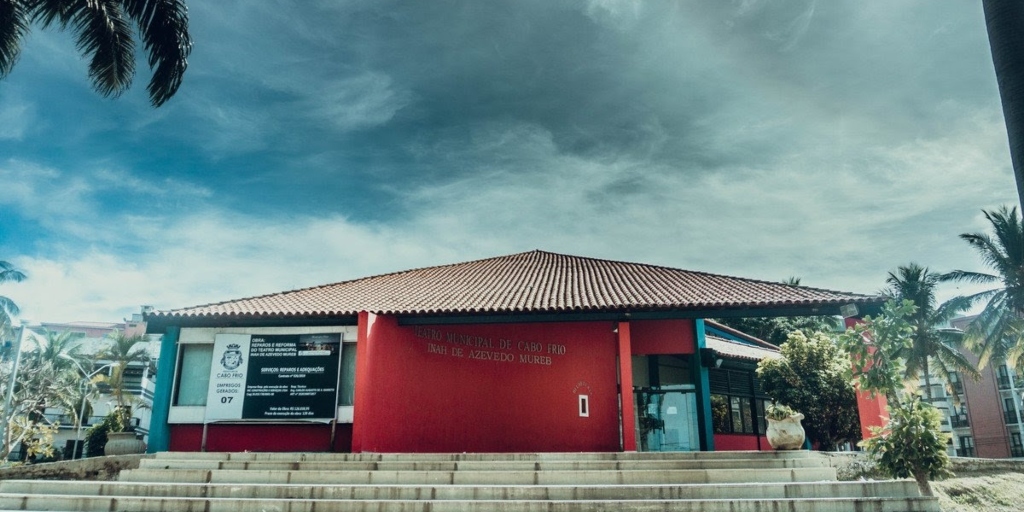 Após três anos fechado, Teatro Municipal de Cabo Frio reabre parcialmente para atividades 