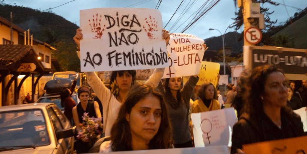 Protesto pediu justiça para o caso e o fim da violência contra às mulheres