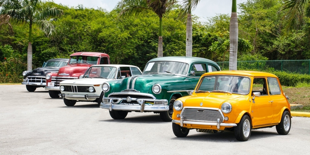 Armação dos Búzios recebe primeira exposição de carros antigos