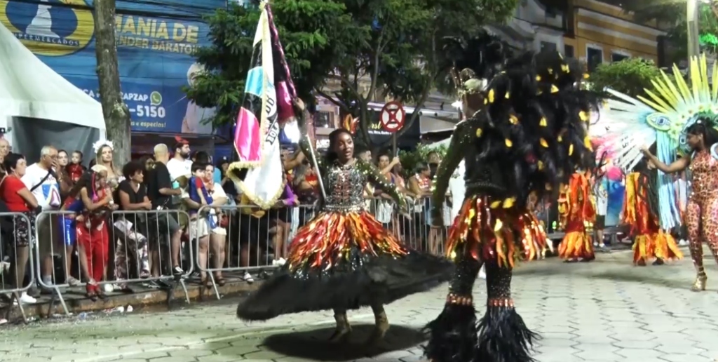 Bola Branca é a primeira escola a desfilar no sábado de Carnaval 