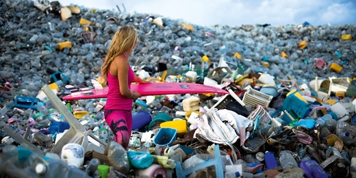 Pesquisa inédita revela que cada brasileiro joga em média 16 kg de plástico no mar por ano