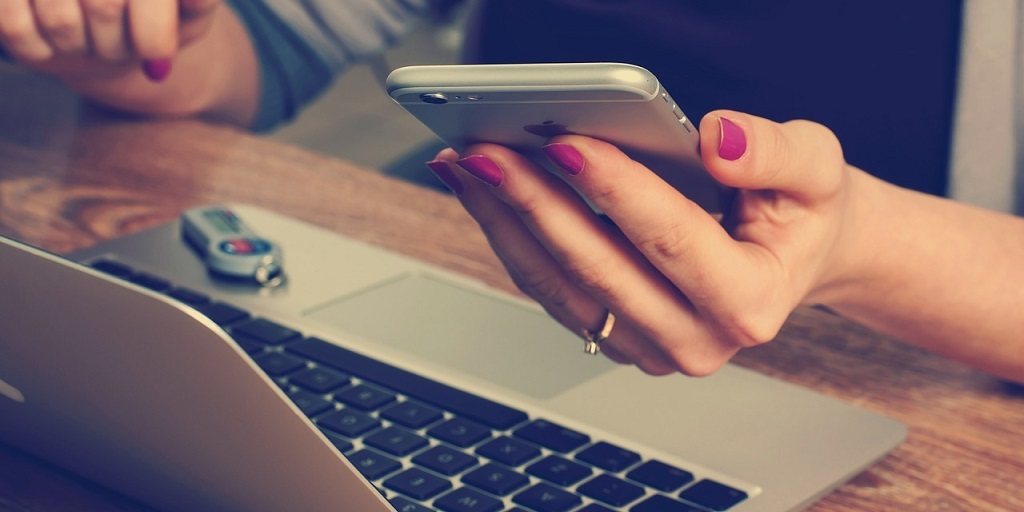 Uso excessivo da tecnologia pode gerar improdutividade e mais estresse no trabalho