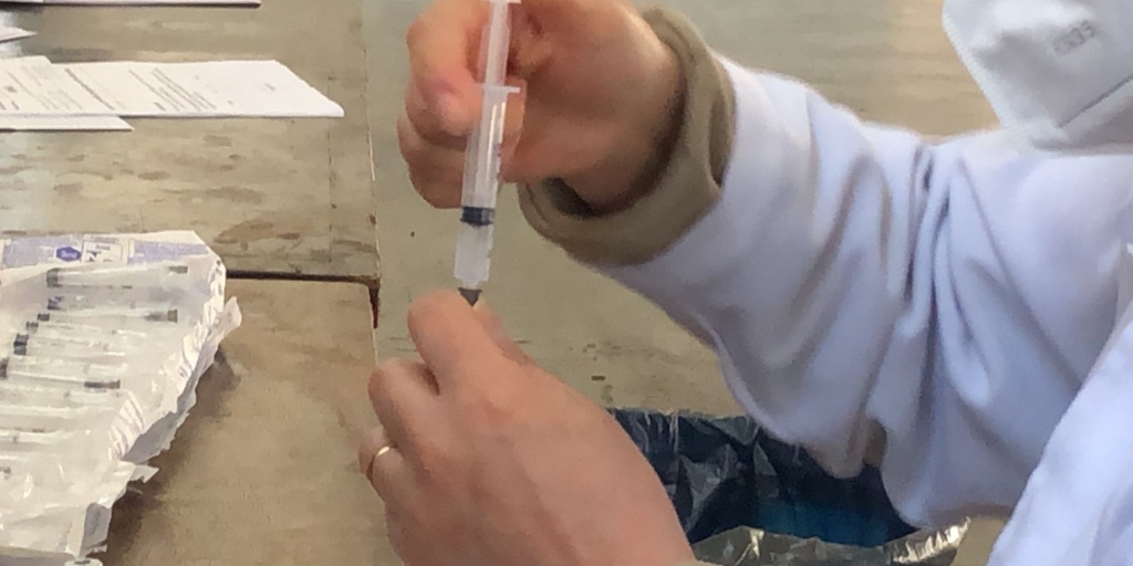 Arraial do Cabo e Búzios vacinam adolescentes contra Covid-19 nesta semana