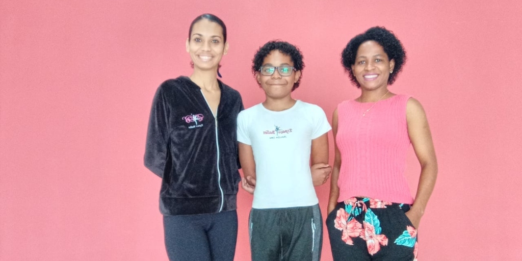 Jovem bailarino recebeu apoio da família e da professora 